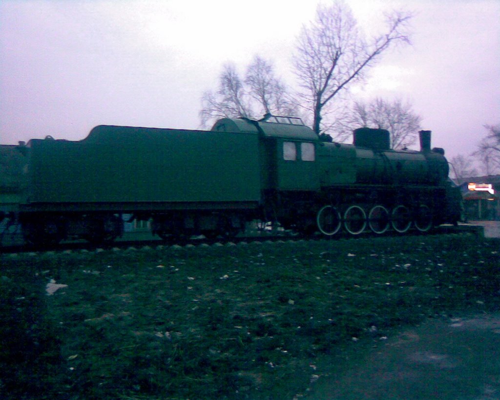 Паровоз-памятник на ст. Балезино