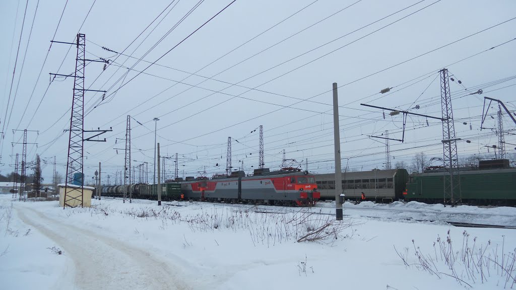 Электровоз постоянного тока ВЛ11М-183 на станции Балезино