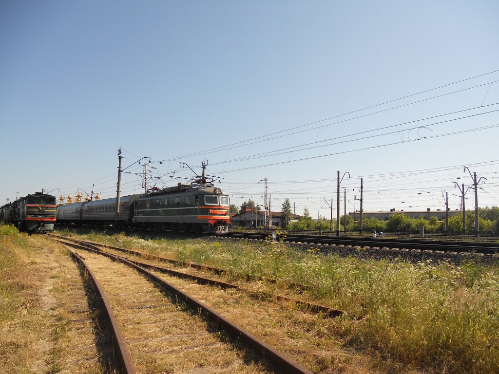 Электровоз постоянного тока ЧС2-557 отправляется на Пермь