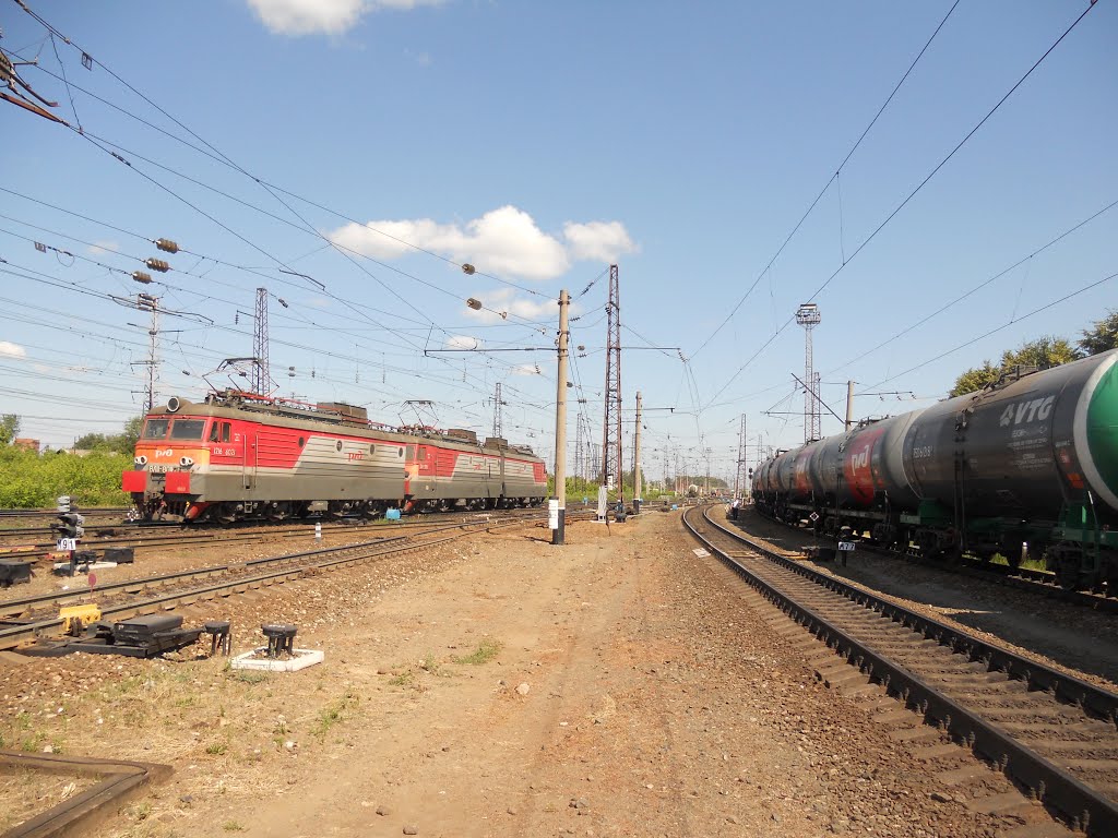 ВЛ11-799(СМЕ) движется в западный парк