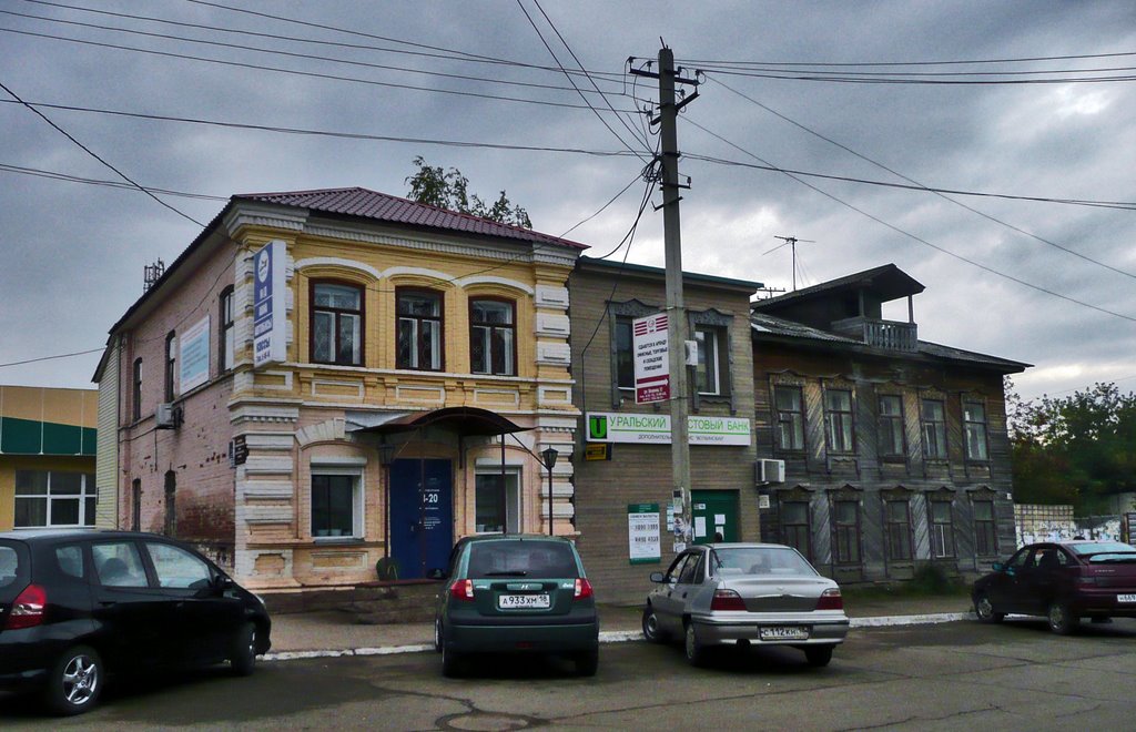 Старый Воткинск. Улица Ленина. Три сестры