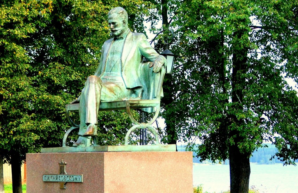 Peter Tschaikowski, Denkmal vor seinem Elternhaus in Wotkinsk