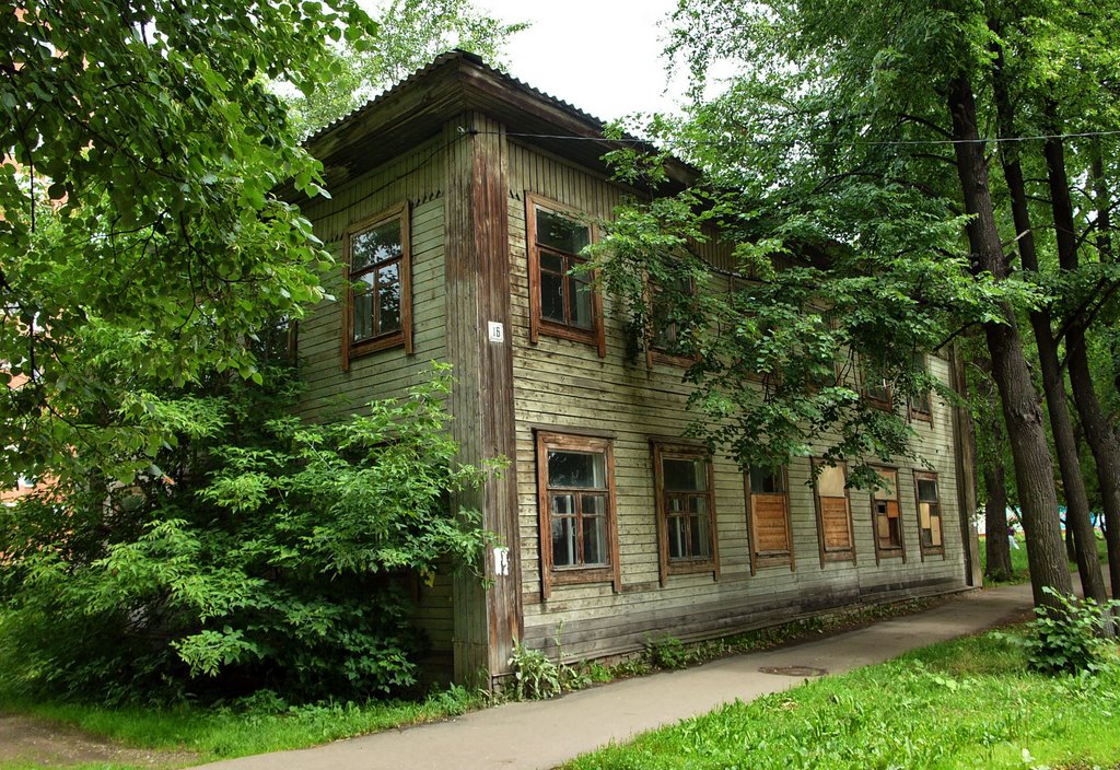 Ул. Первомайская, 16