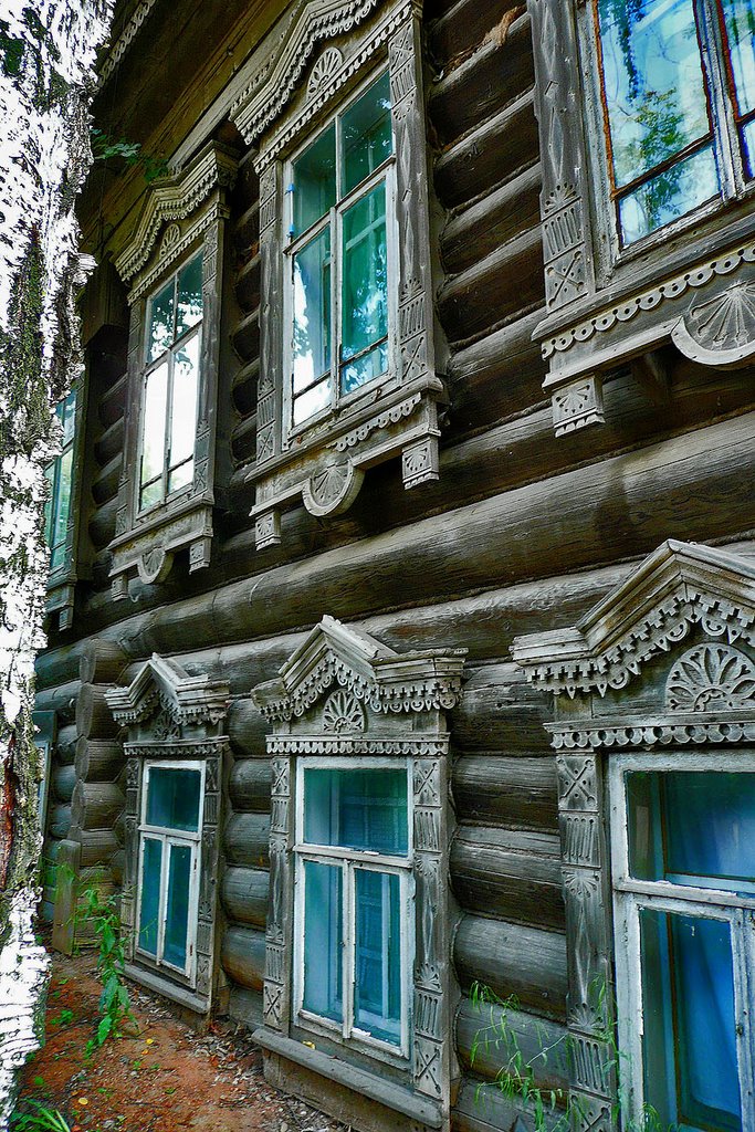 Наличники дома 4 в переулке Широкий