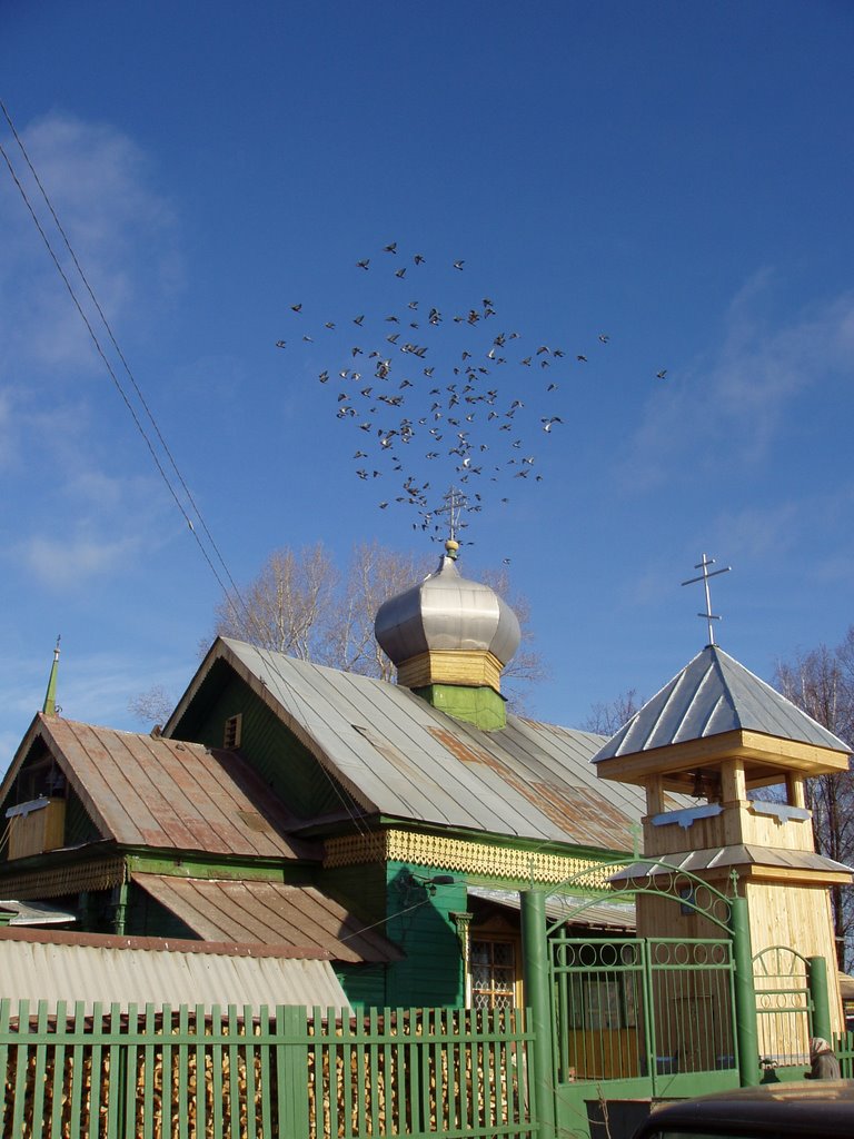 Kambarka wooden Orthodox church [Fall 2005]