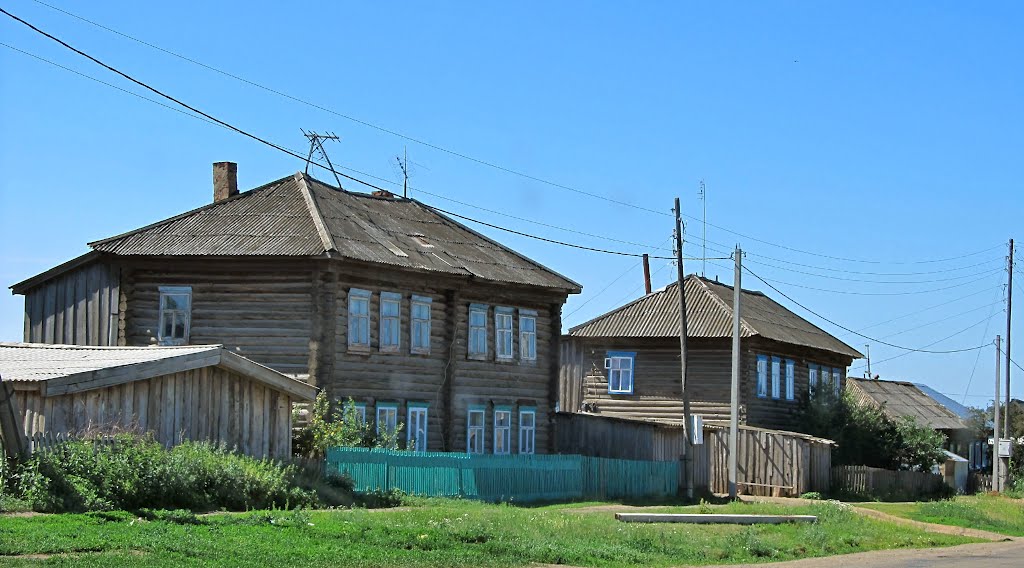Дома. На выезде из Каракулино.