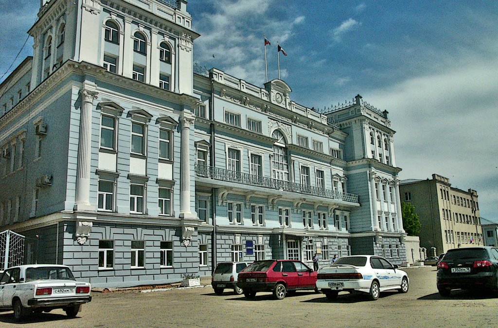Здание Администрации Сарапула, бывшее здание Окружного суда Сарапульского уезда Вятской губернии