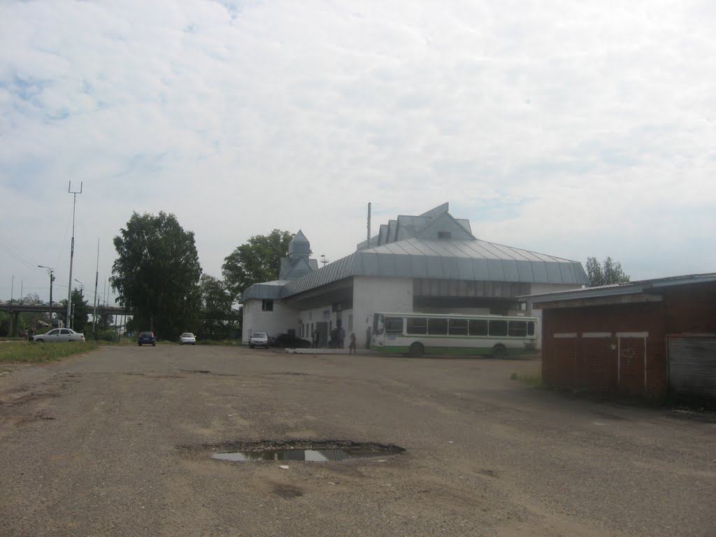 п. Ува, автостанция