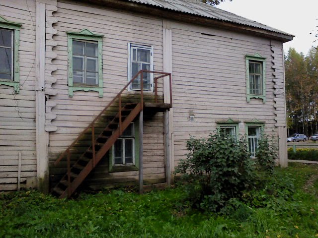 лестница есть, а дверь?