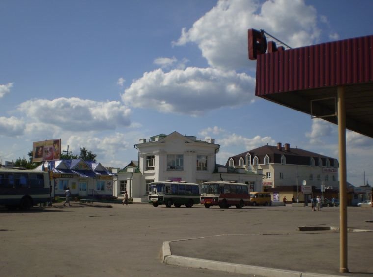 Площадь автовокзала Инзы