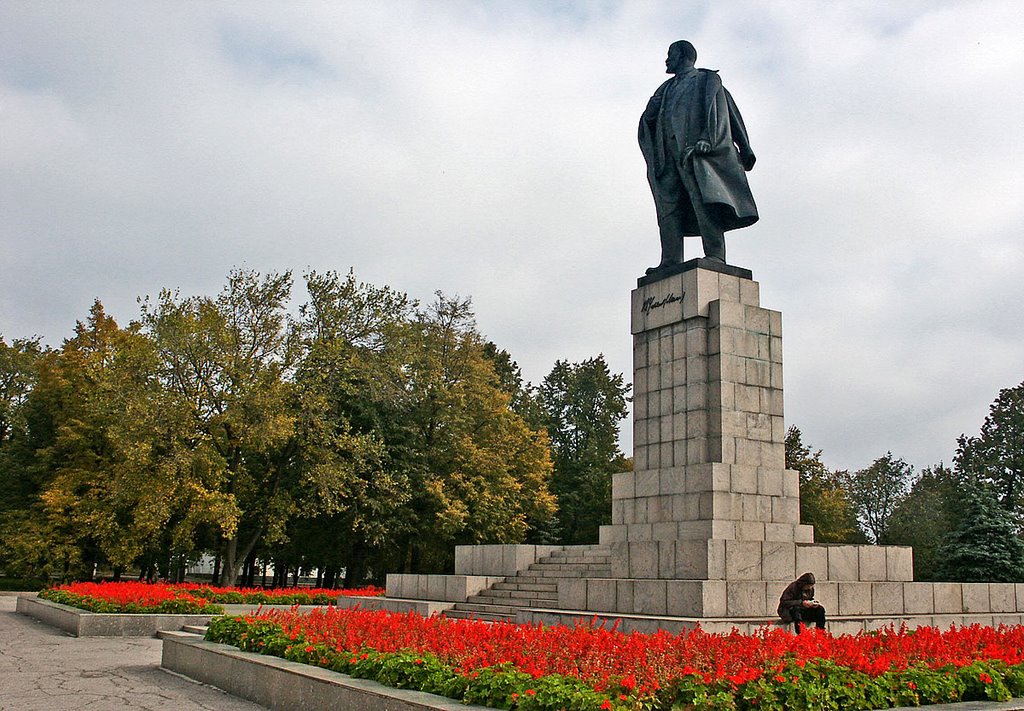 Памятник В.И.Ленину в Ульяновске