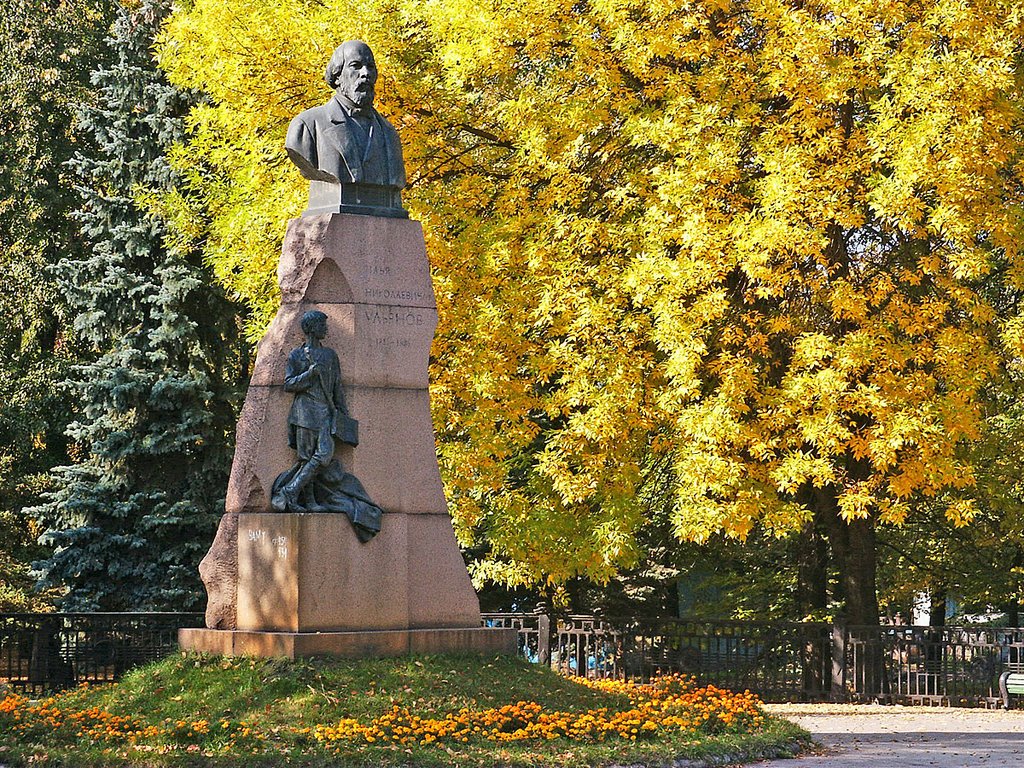 Памятник И.Н.Ульянову в Ульяновске