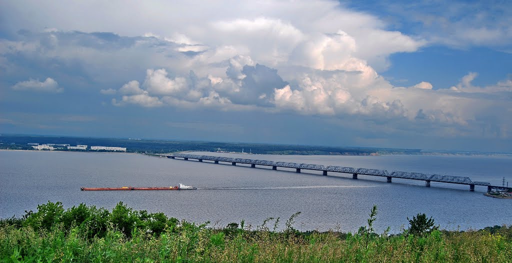 Ульяновск. На берегу  Волги. Ulyanovsk. On the bank of the Volga River.