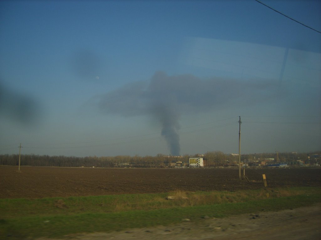 Дымовой гриб. 6 апр. 2009. Видимо, пожар в пойме Дона.