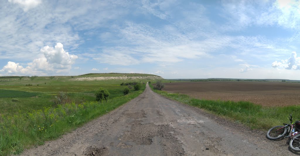 Дорога и небо. Rouad and sky.