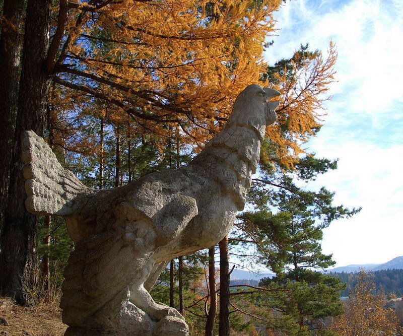 Трехгорный скульптура глухарь