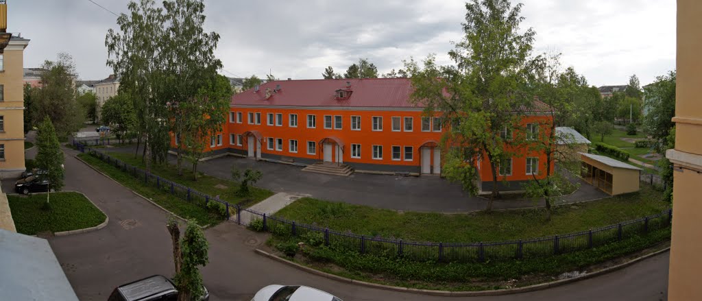 Двор 13го дома (ул. Мира)