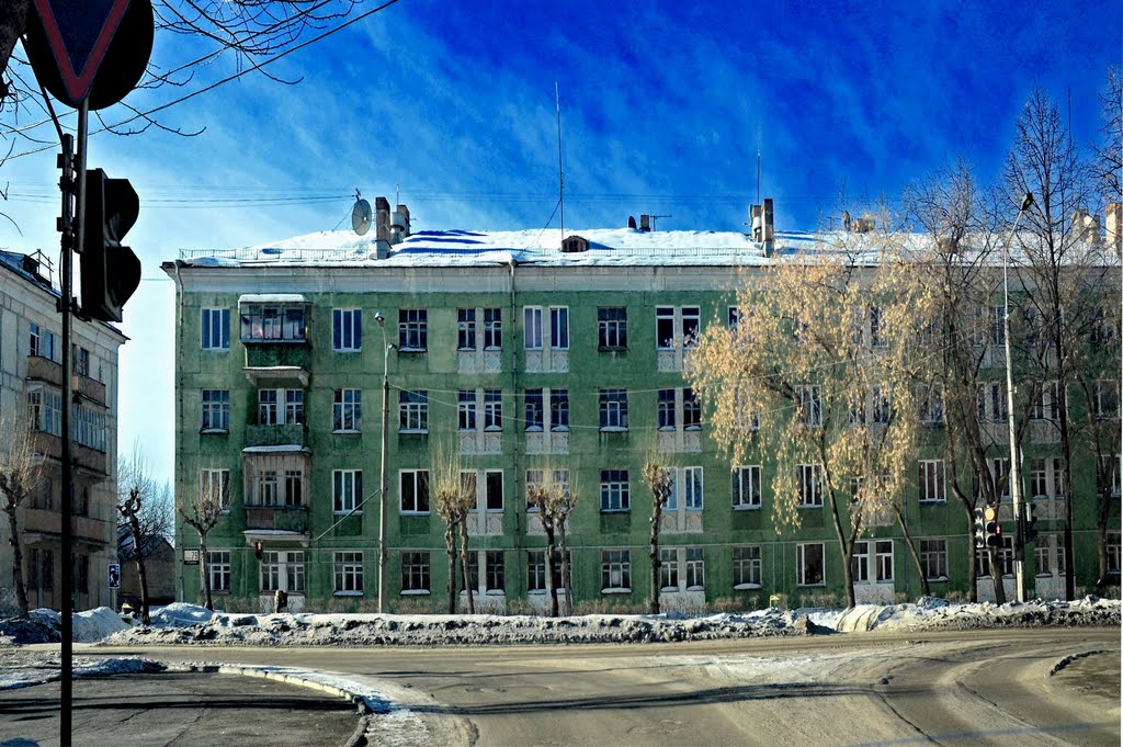 house at the crossroads
