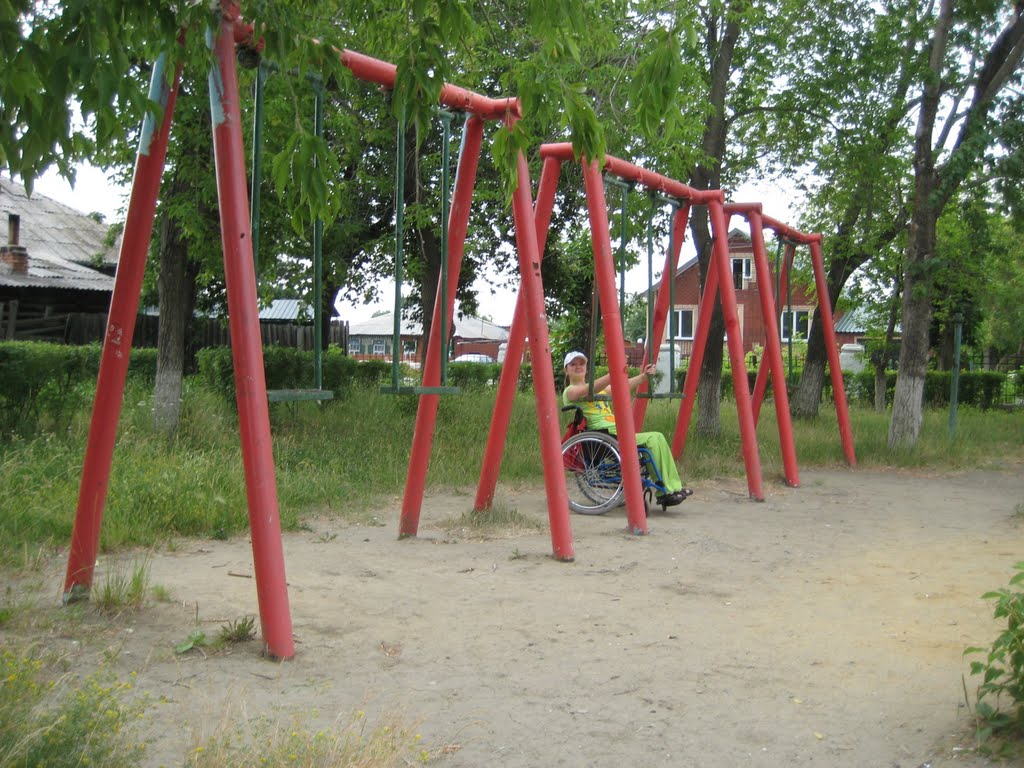 Не детские качели.