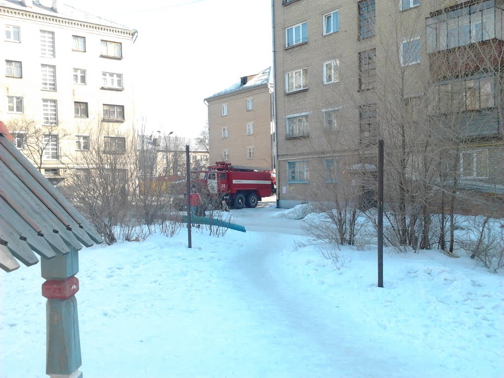 Горел подъезд
