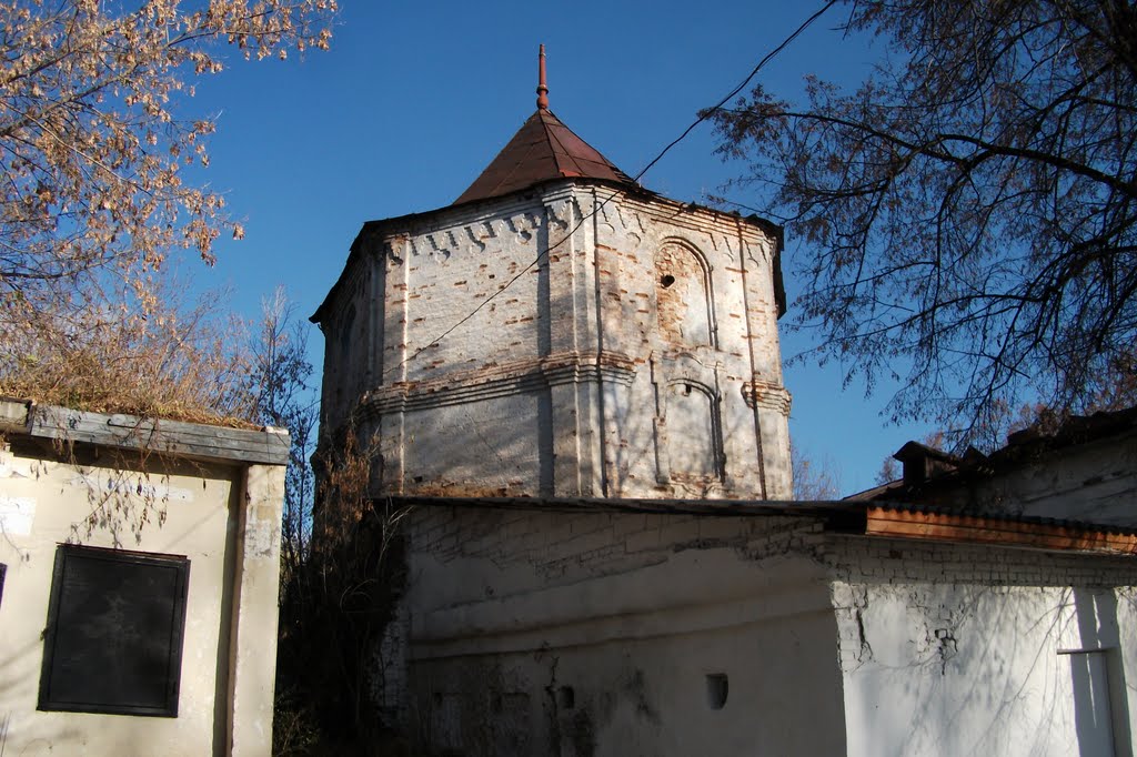 Кыштым, сторожевая башня XVIII века возле усадьбы Демидова, фото 24 окт 2010