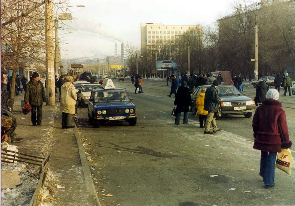 Tram_stop_Unost