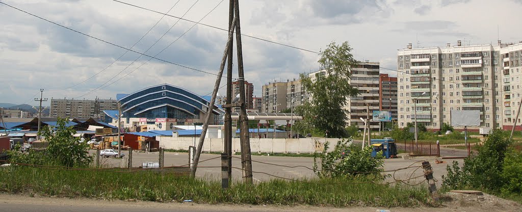 у моста