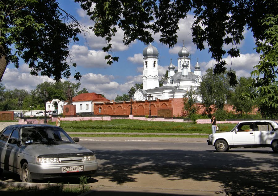 Площадь им. Неплюева