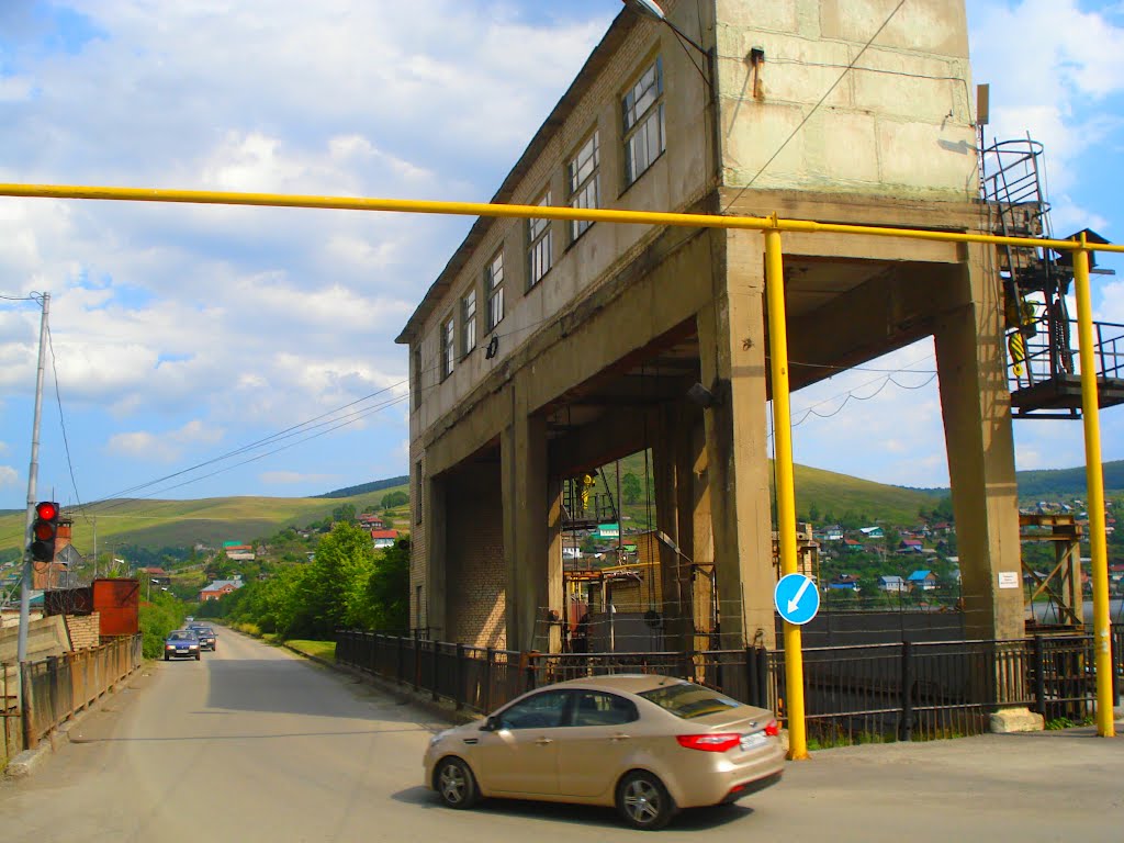 Усть-Катавська дамба