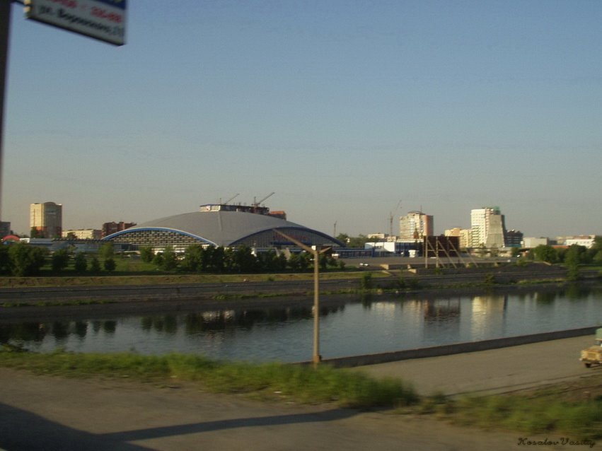 Торговый центр с моста /View on the shopping centre
