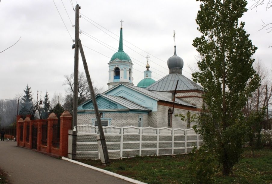 Иоанна Воина и Крестовоздвиженская церкви
