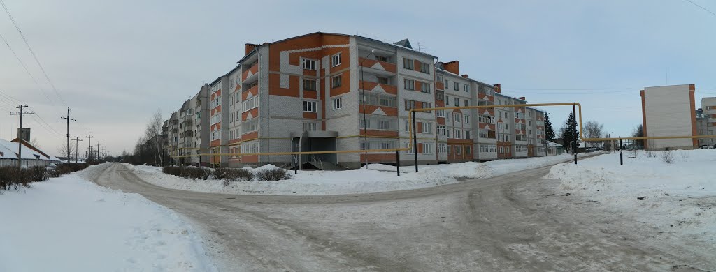 Перекресток ул. А. Иванова и ул. Ж. Илюкина