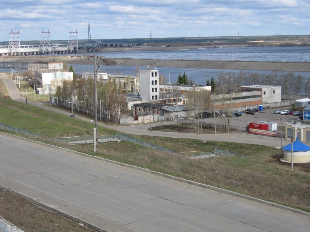 Вид на набережную  /  View on quay