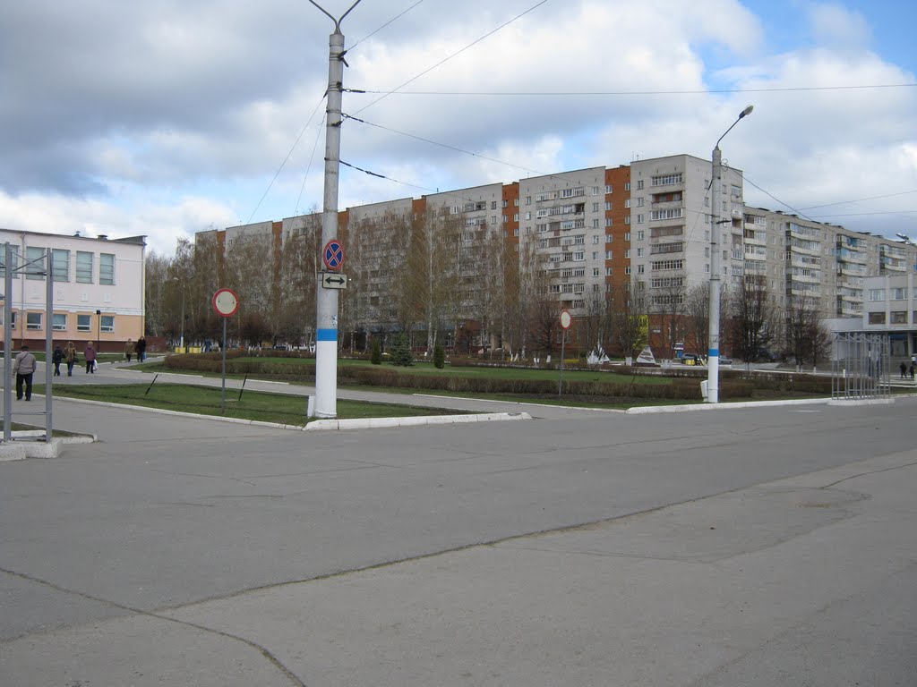 Сквер у администрации  /  Square at administration