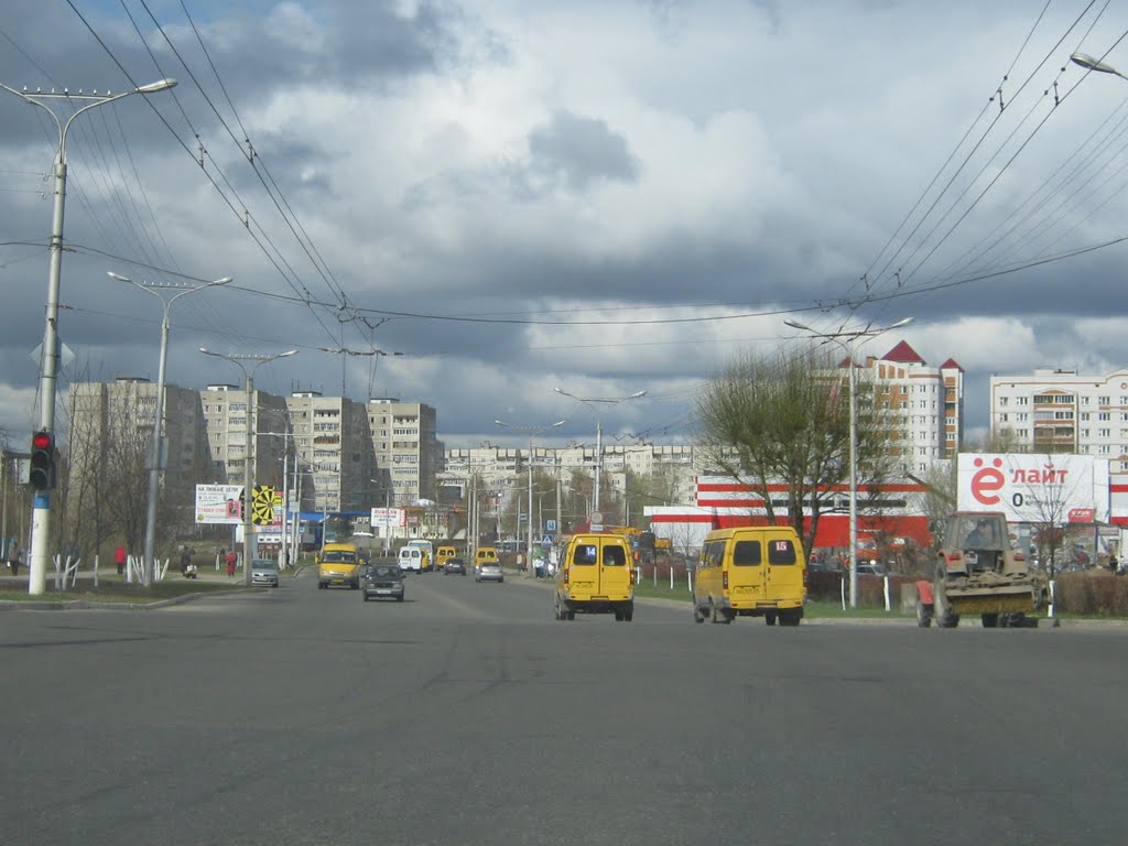 Перекрёсток улиц Винокурова и Пионерской (Вид на запад)  /  Crossroads of streets Vinokurov and Pioneerskaya (View on west)