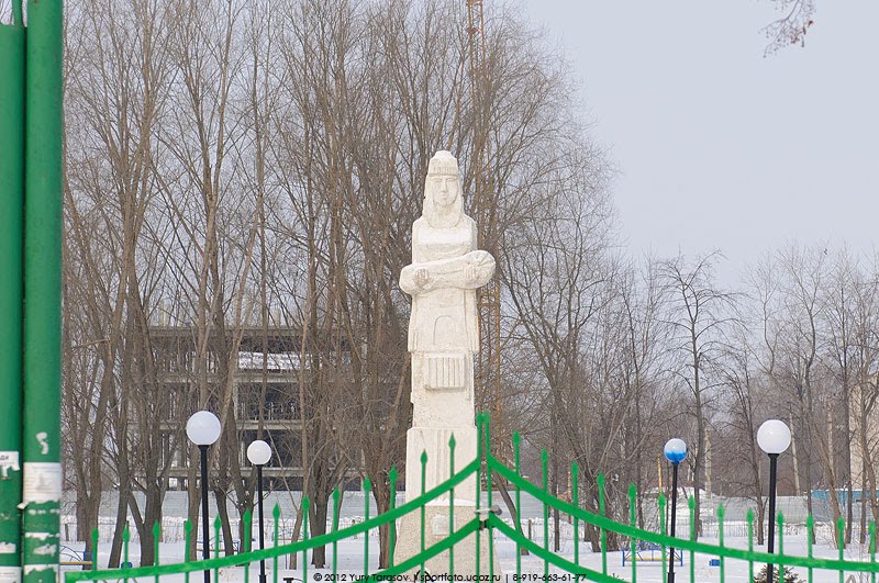 Скульптура в Александровском саду
