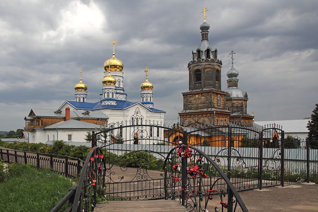 У монастыря в Цивильске
