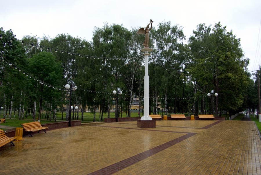 Памятник "Ангел мира" / Monument "the Angel of peace" (04/07/2008)