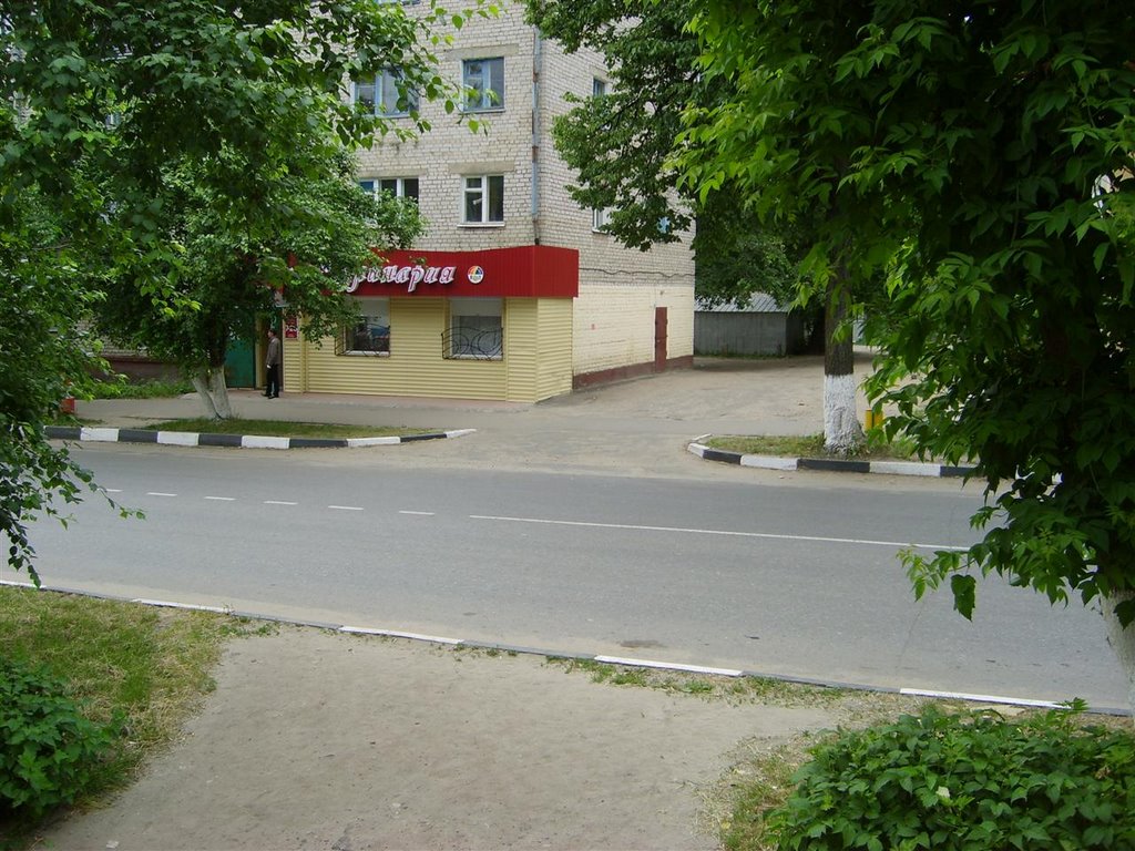 Магазин по улице Октябрьской