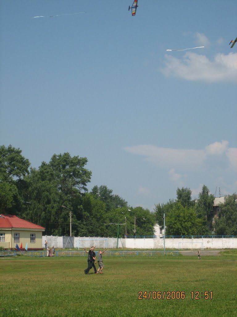 2006 год. Стадион труд, авиамоделисты и их модели.