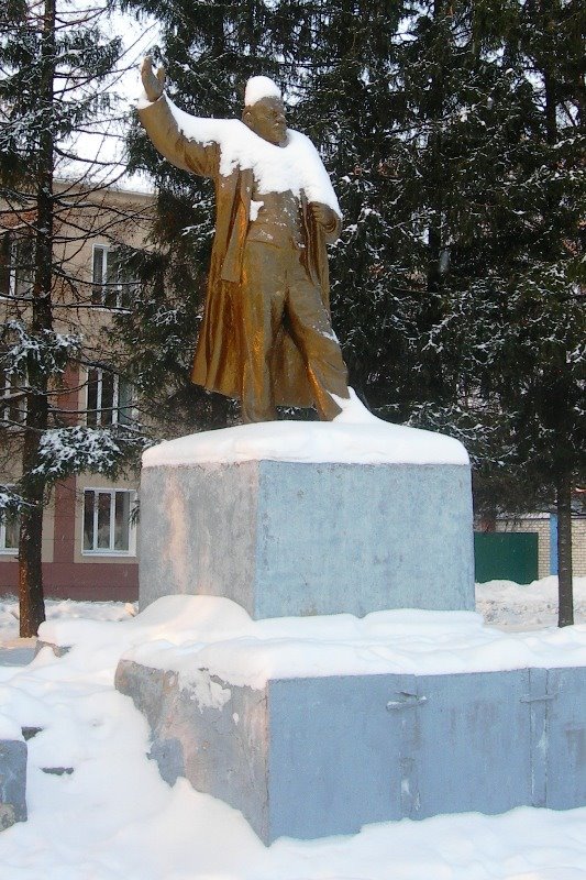 памятник Ленину в Ядрине / Monument to Lenin in Jadrin