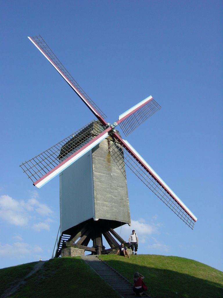 Molino Sint Janshuis en Kruisvest.