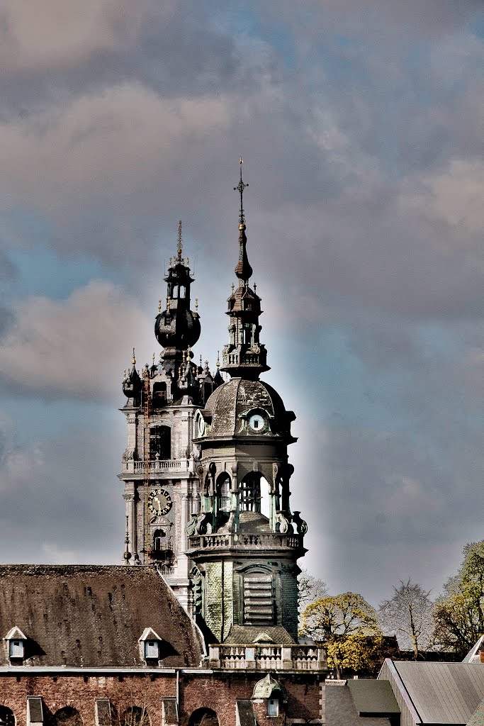 Beffroi et clocher Sainte Elisabeth à Mons