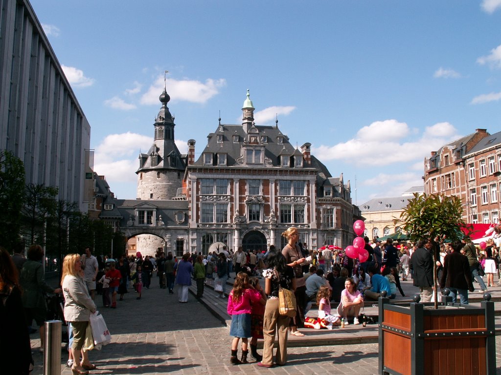 Namur en mai, la Place dArmes