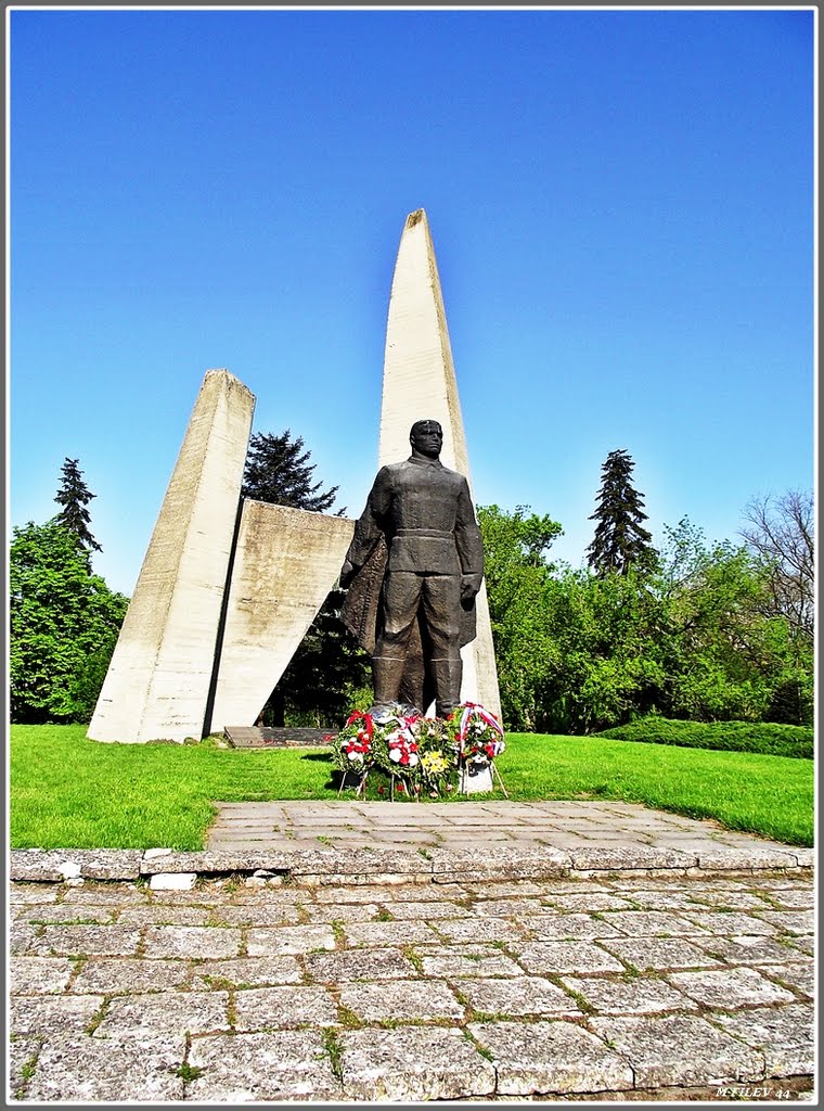 Паметник на загиналите добруджански  войни във втората световна война