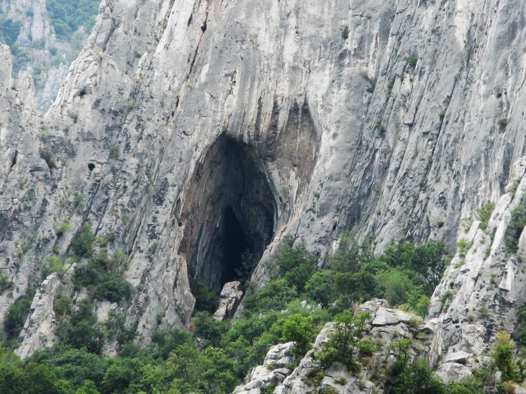 O pestera - defileul Vratsata