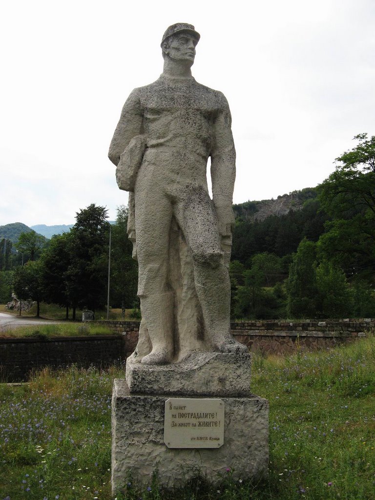 Statuie in defileul Vratsata