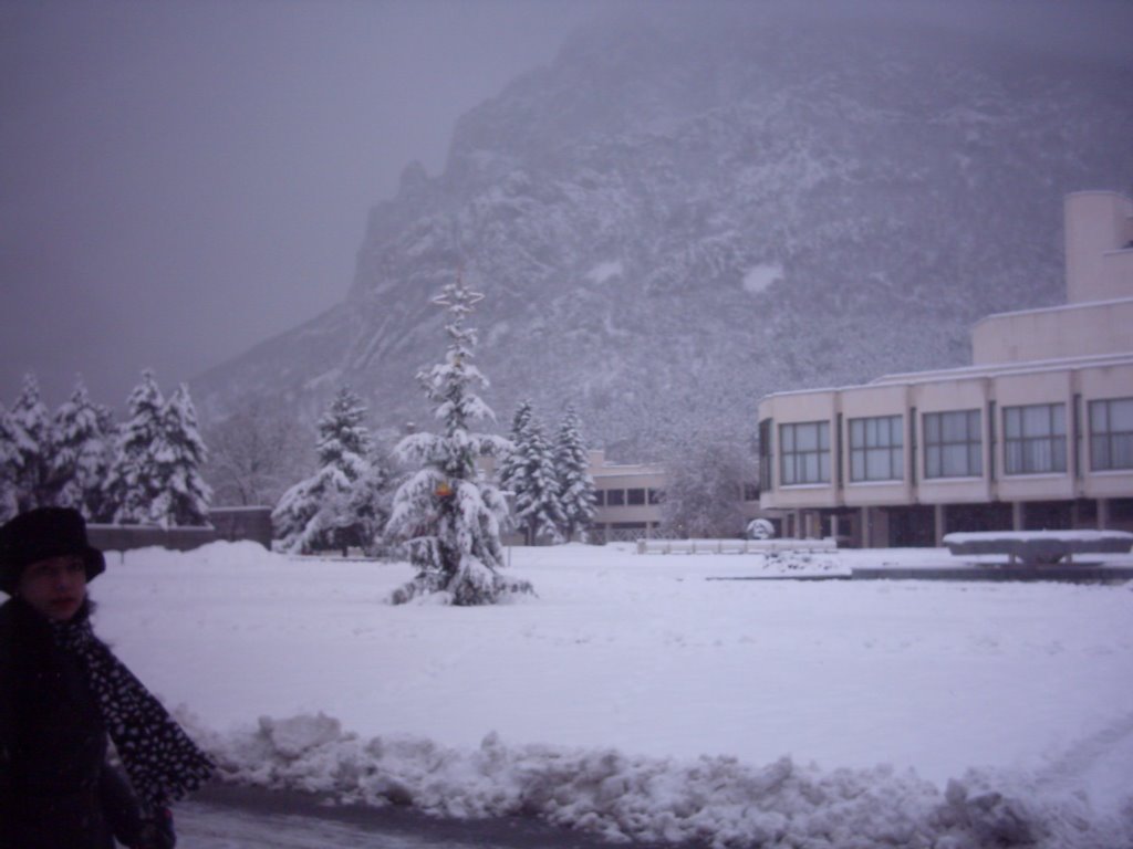 Vratsa - central square in snow