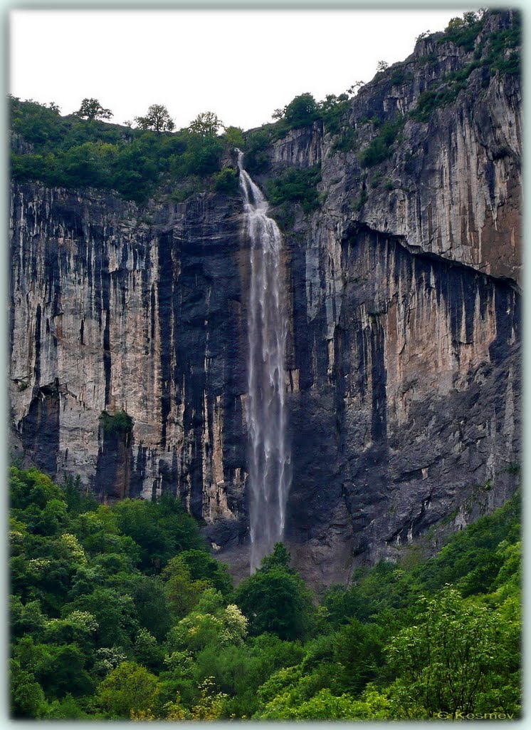 Skaklya waterfall, spring