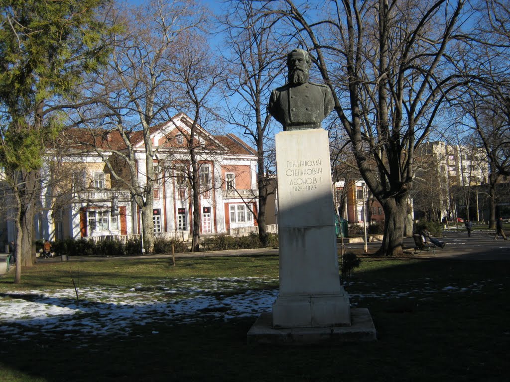 Враца -паметник на Николай Степанович Леонов І  Vratsa monument of Nikolai Stepanovich Leonov I.